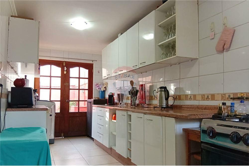 Espaciosa Casa 3d+3b En Lo Campino