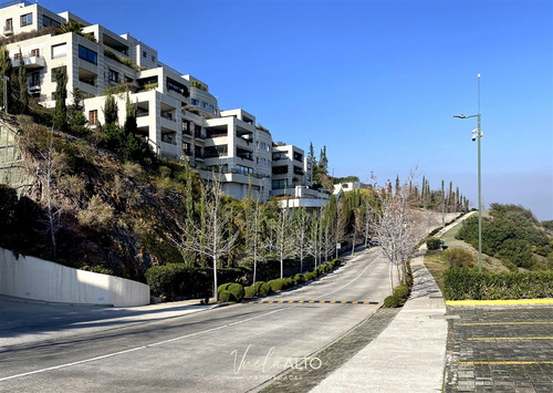 Depto.subida Sta. Teresa Vitacura / Jardin Y Piscina Privada