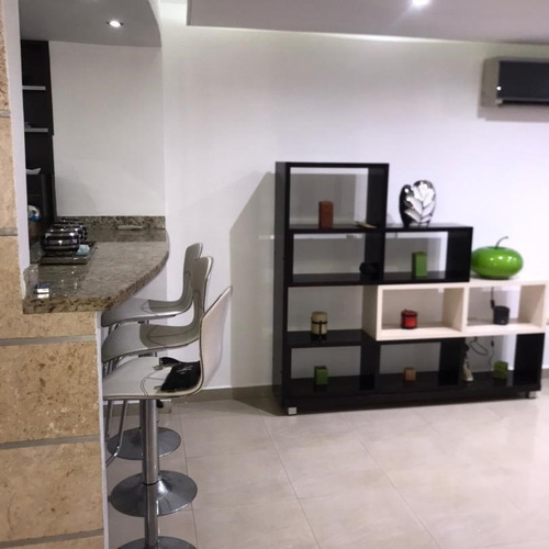 Imagen 5 de 14 de Venta Townhouse Lomas Alto, Urb Lomas Del Este Valencia