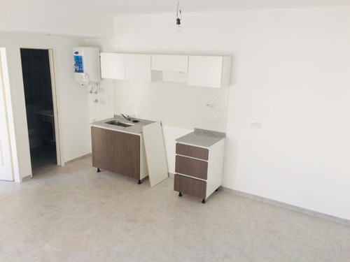 Imagen 3 de 7 de Departamento De 2 Ambientes En Venta - Moron Sur