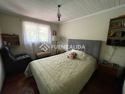 Casa En Venta De 4 Dorm. En Maipú