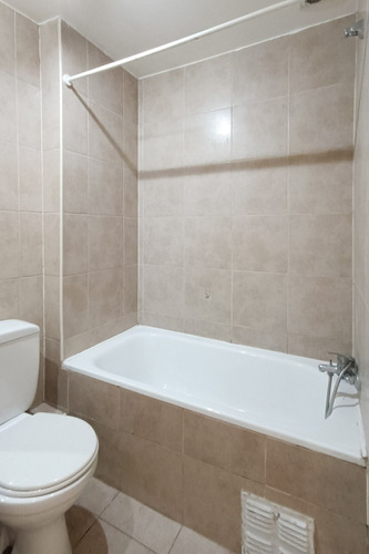 Imagen 13 de 20 de Departamento Con Hermoso Baño De Cerámica