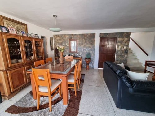 Imagen 6 de 12 de Florelia Mota Vende Casa En Valencia Foc-1250
