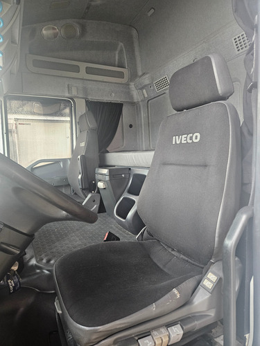 Iveco Stralis 440 6x2 Ano 2014