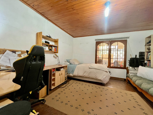 Parcela De 2,2 Hectáreas Con Casa De 227m2 En Los Guindos