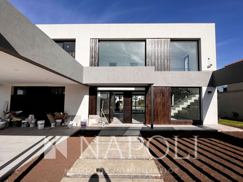 Venta De Casa A Estrenar, En El Rebenque Canning