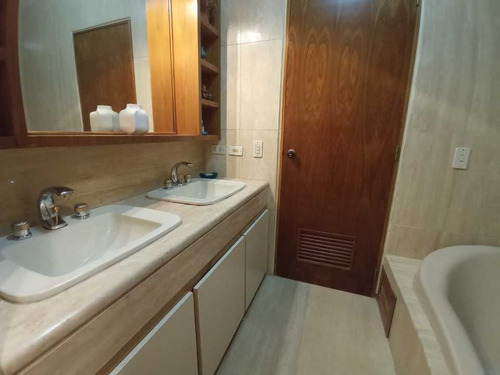 Imagen 21 de 30 de Se Vende Apartamento 253 M² 4h/5b/3pe Lomas De San Román