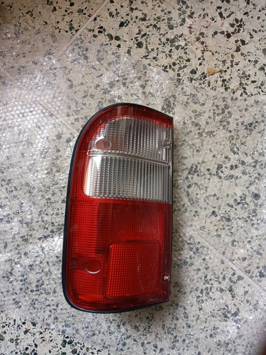 Faros De Stop Toyota Hilux 99-05, Izquierdo Original