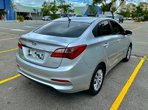 Imagem 4 de 13 de Hyundai Hb20s 2016 1.6 Comfort Plus Flex Aut. 4p