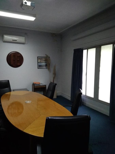 Imagen 3 de 12 de Excelente Local / Deposito En Monserrat 1130 M2