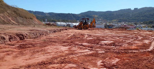 Imagem 5 de 5 de Aluguel De Mini Máquina Escavadeira Hidráulica Jcb 1 Cx
