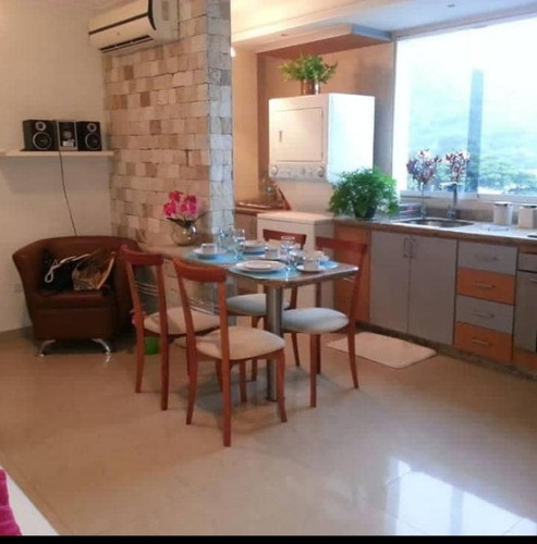 Imagen 2 de 6 de En Alquiler Apartamento En Urb La Esperanza 04144530004