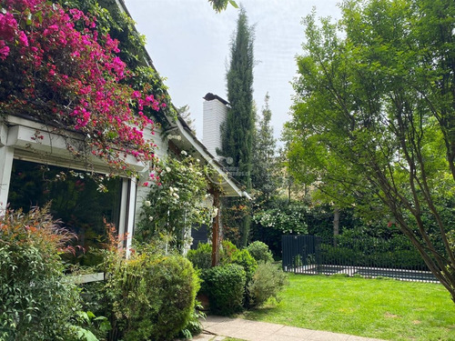 Preciosa Casa Al Lado Colegio Villa Maria Y Verbo Divino