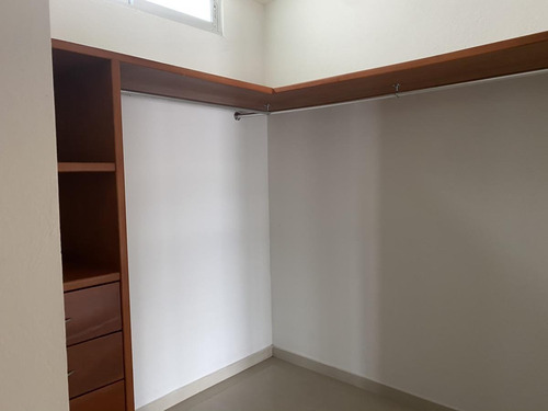 Imagen 12 de 25 de Lomas Residencial, Casa En Renta De 4 Recámaras Y Con Amplio Jardín