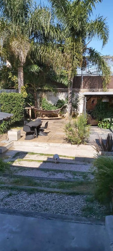 Casa Amplia Con Cocina, Comedor, Patio,, Quincho, Cochera