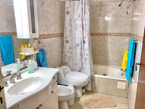 Venta De Casa Más Departamento Tres Ambientes