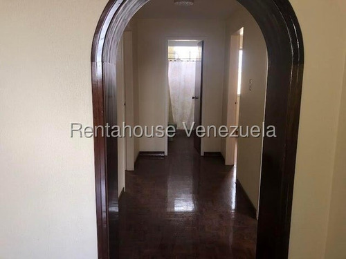 Se Vende Penthouse Dúplex En La Urb. La Candelaria.