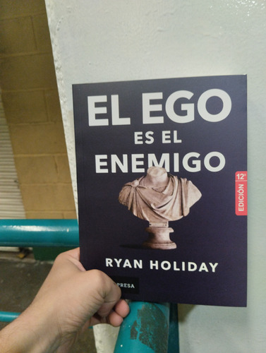 Libro El Ego Es El Enemigo  (Reacondicionado)