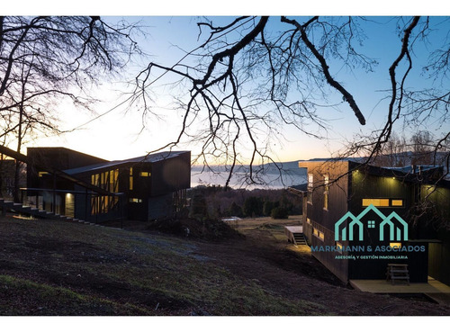 Un Sueño: Casa + Campo + Parque Y Vista Panorámica Al Lago