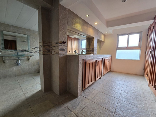 Penthouse En Venta En Los Cacicazgos, Santo Domingo Próximo A La Anacaona