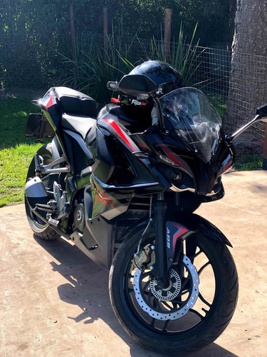 Bajaj Rs200