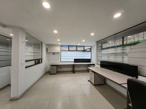 Casa Con Uso De Suelo Para Oficinas En Col. Acacias
