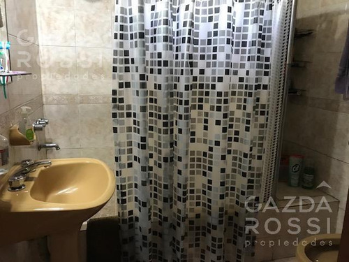 Imagen 11 de 20 de Casa - Burzaco