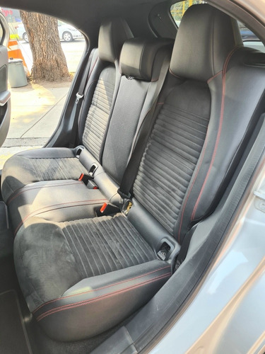 Imagen 9 de 15 de Mercedes-benz Clase A 2015 1.6 200 Cgi Sport S/techo At
