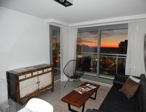Venta De Apartamento 1 Dormitorio Y Medio En Playa Mansa