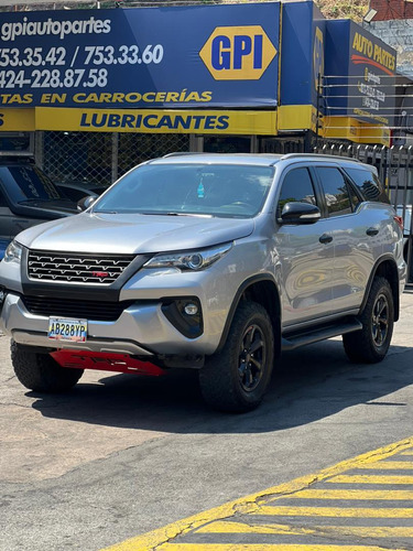 Toyota  Fortuner  4x4 Trd