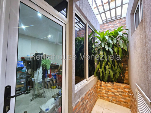 Elim Ojeda Vende Elegante Casa Con Finos Acabados Y Un Gran Confort Ubicada En La Urbanizacion Villa Paris Cabudare,lara