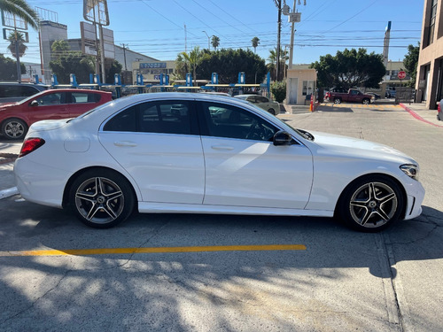 Imagen 5 de 5 de Mercedes Benz C 300