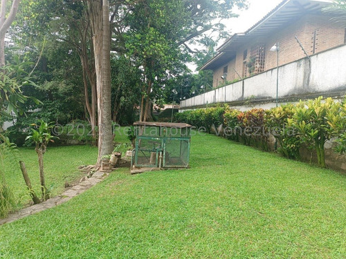 Casa En Venta En Country Club Caracas Para Remodelar Pozo De Agua Chacao Caracas Casas Angela Tochon 2000 Metros Terreno