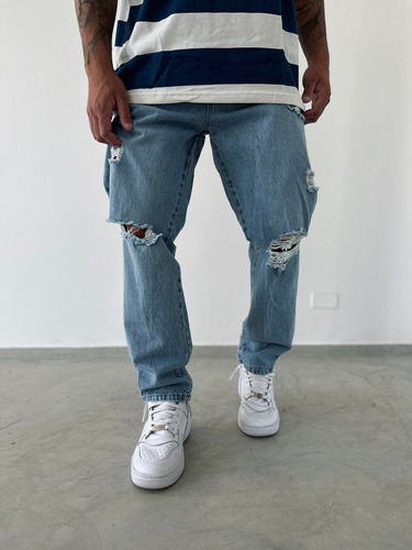 Jeans Corte Recto Con Roturas Rigido De Hombre