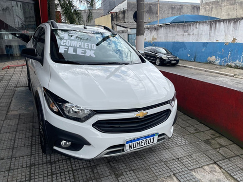 Imagem 10 de 12 de Chevrolet Onix Activ 1.4