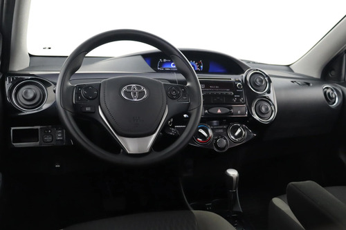 Toyota Etios Etios Sedan XS 1.5 (Flex)