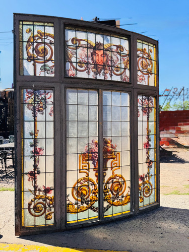 Vitral Antiguo El Mundo De La Pinotea (Usado)