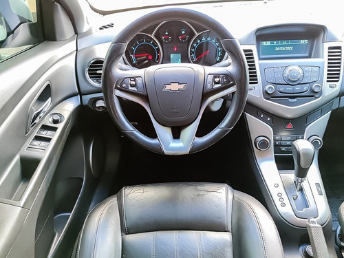 Imagem 8 de 15 de Chevrolet Cruze 1.8 Lt 16v Sedan