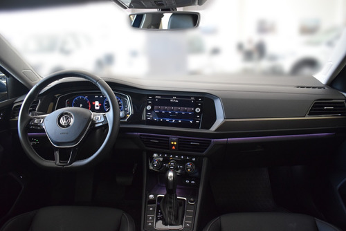 Imagen 10 de 24 de Volkswagen Vento Highline