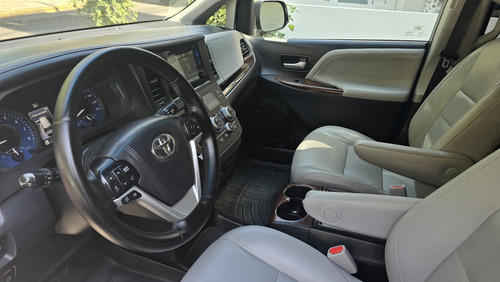 Toyota Sienna 3.5 Limited V6 At