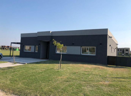 Imagen 21 de 30 de Casa Venta Naudir 4 Dormitorios Galeria Parrilla Pileta Gran Jardin