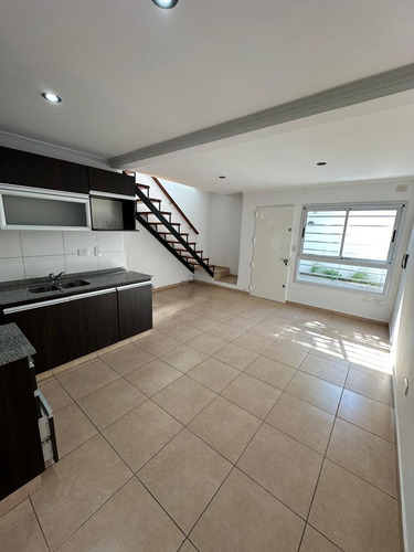 Ph En Venta - 2 Dormitorios 3 Baños - 72mts2 - Don Bosco, Quilmes