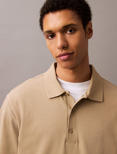 Polo De Hombre Calvin Klein Color Café Con Textura Y Botones