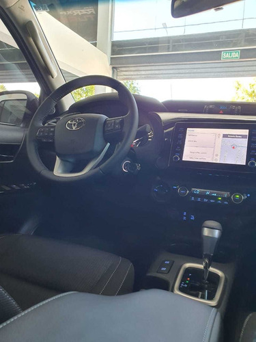 Imagen 10 de 15 de Toyota Hilux 2021 2.8 Cd Srv 177cv 4x4 At