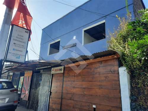 Casa En Venta De 5 Dorm. En Estación Central