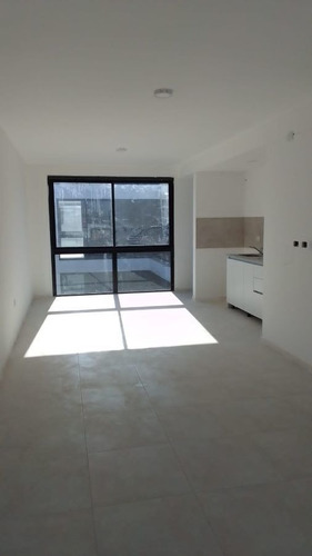 Imagen 4 de 8 de Departamento En Venta De 2 Ambientes - Avellaneda