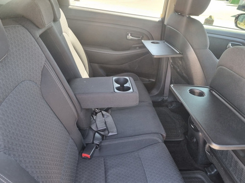 Imagen 10 de 20 de Kia Carens 2018 2.0 Ex 6abg 7pas At
