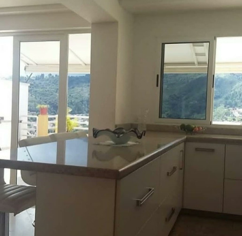 Imagen 4 de 11 de Casa En Los Naranjos Con Excelente Vista - El Hatillo