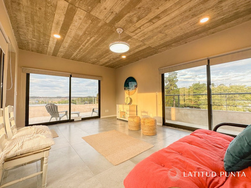 Imagen 25 de 30 de Casa Con Vista A Laguna Del Diario, 3 Dormitorios Más Dependencia Y Piscina