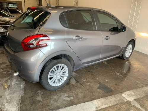 Peugeot 208 1.6 Allure Tiptronic